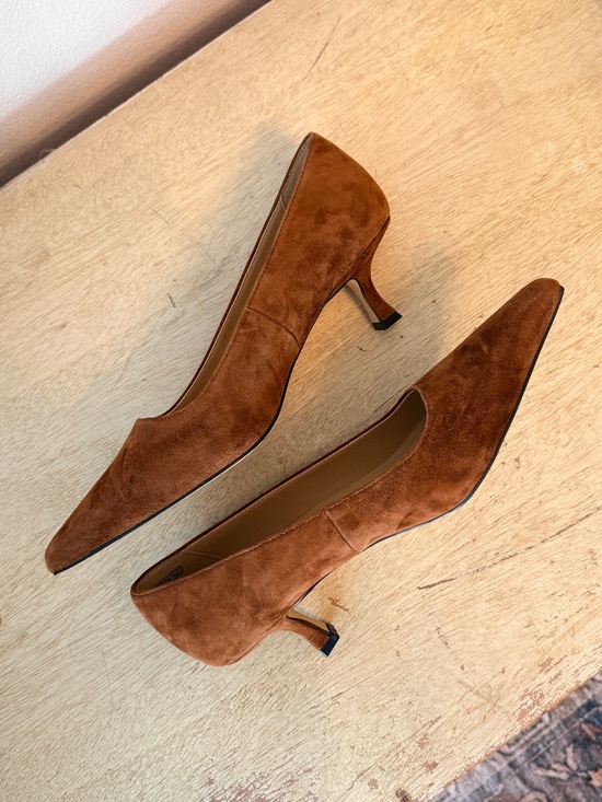 Ann Taylor Shoes - Ann Taylor Suede Kitten Heel